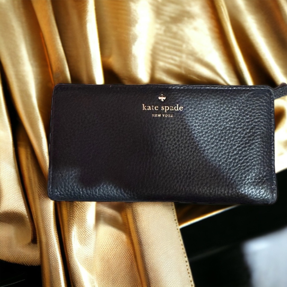 Kate Spade Saffiano Leather Bifold Wallet EUC